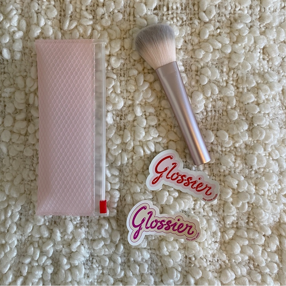 Glossier wowder brush + stickers